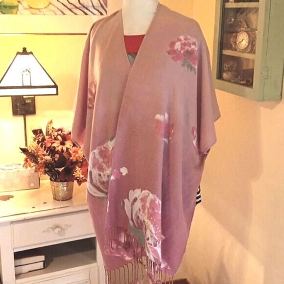 NEW Chico's  Floral Wrap - Picture 1 of 11